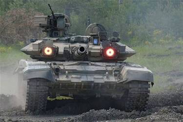 Будни танковой бригады с трофейным Т-90А