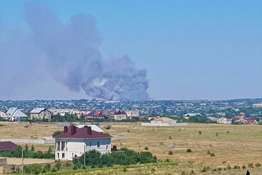Дым на позициях оккупантов под Чорнобаевкой