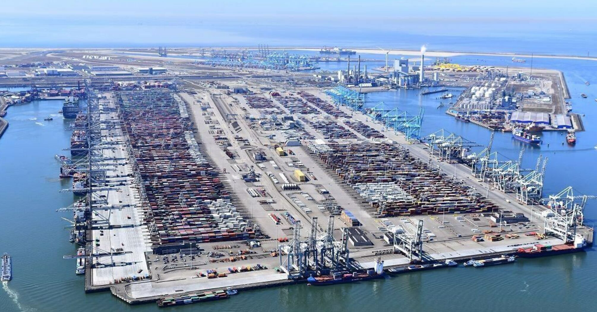 фото самый большой в мире морской порт