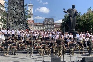 Мировой рекорд: 1000 украинцев из 47 стран спели 'Ой, у лузі червона калина'