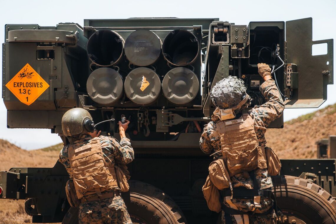 Нові HIMARS, БПЛА Phoenix Ghost та боєприпаси вже їдуть в Україну – Пентагон