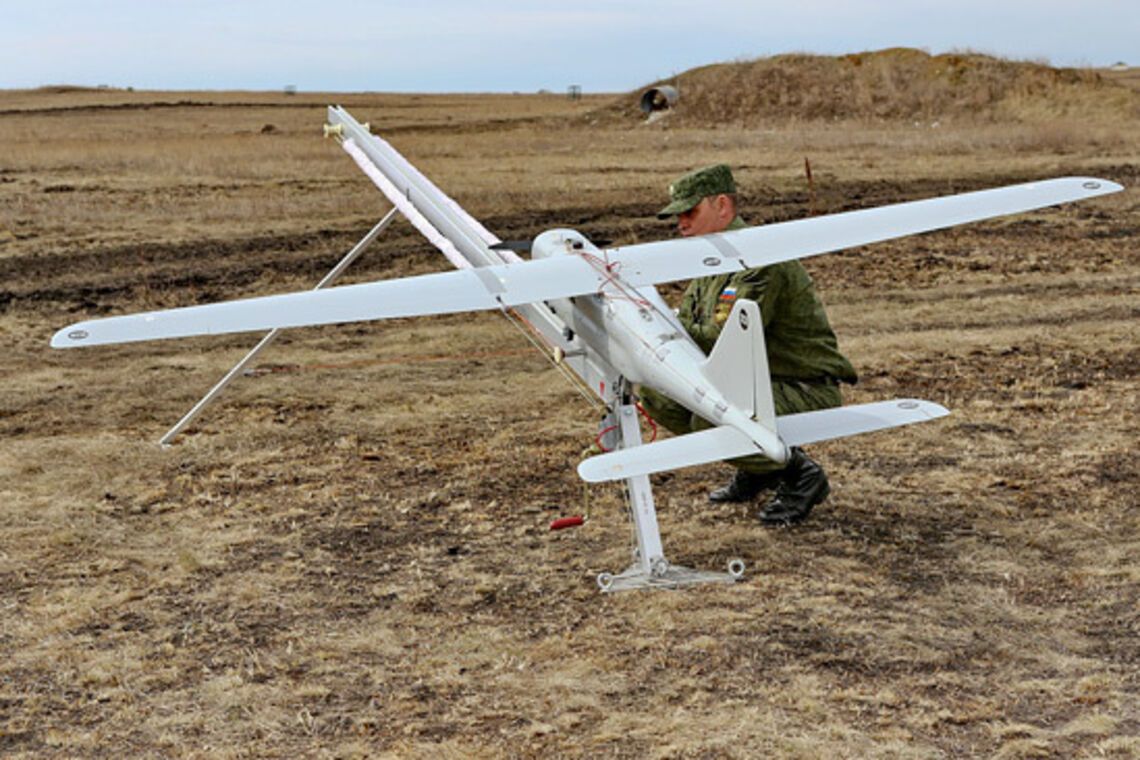 Українські воїни із ПЗРК 'Stinger' збили російський безпілотник 'Орлан 10' на трьох кілометровій висоті