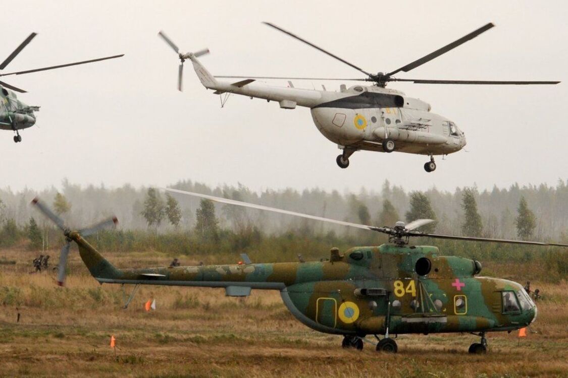 Сразу 4 вертолета Ми-8 наносят огневое поражение по оккупантам (ВИДЕО)
