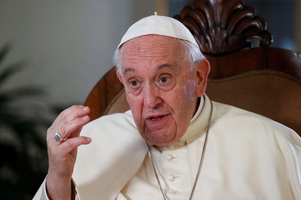 Папа Франциск виступає під час ексклюзивного інтерв'ю агенції Reuters