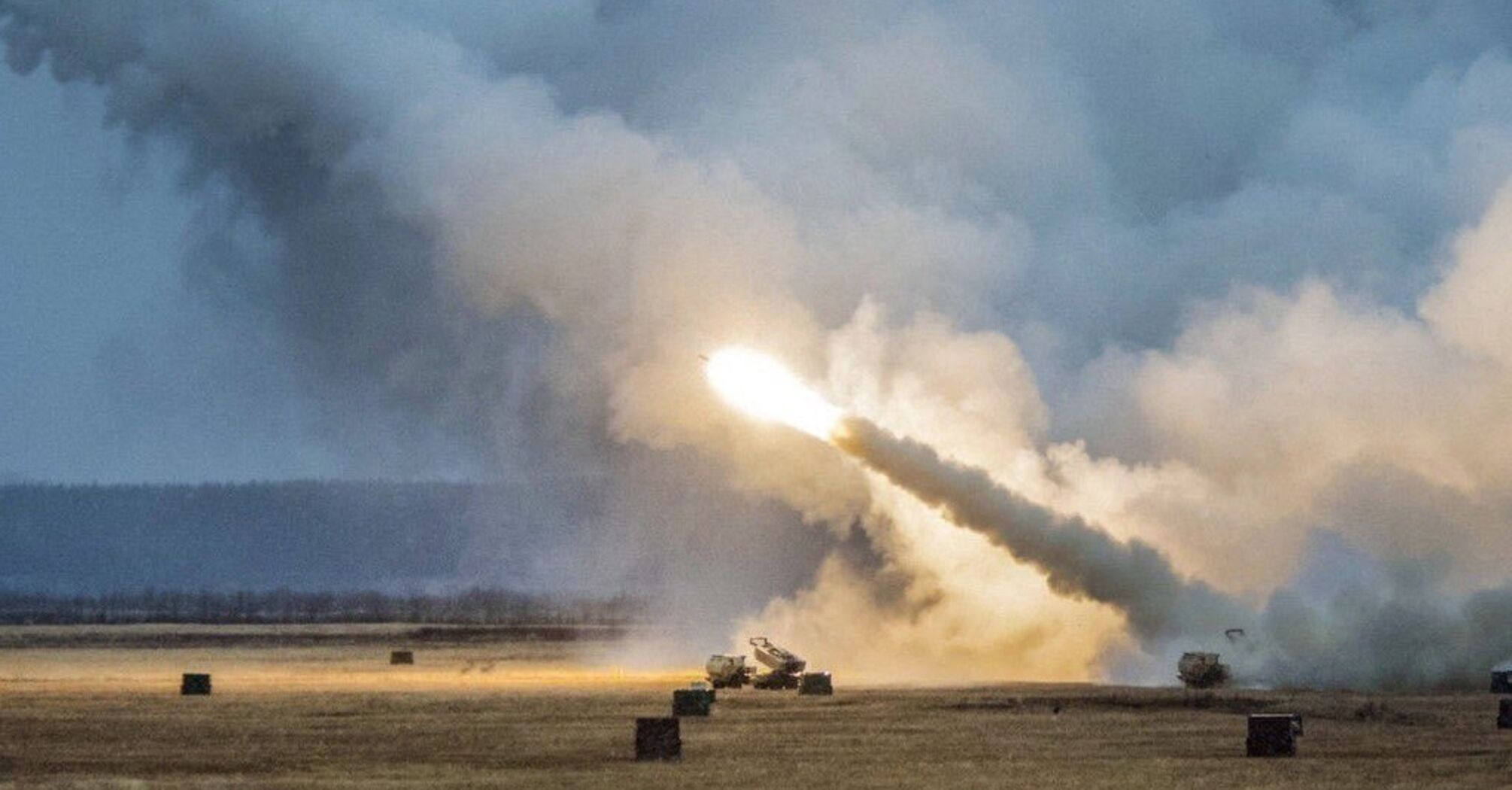 Ексклюзивне відео: американські М142 HIMARS випускають по окупантам 12 ракет