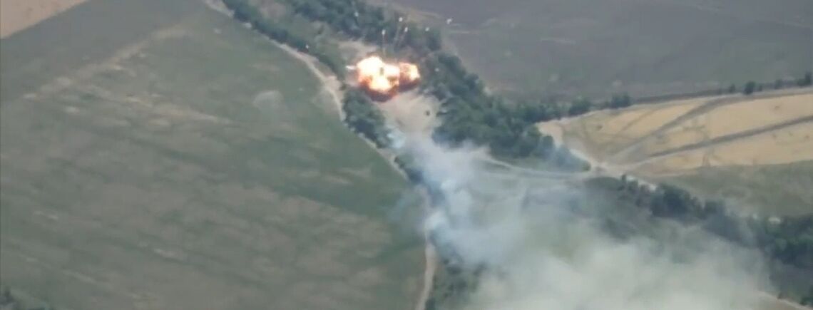 ЗСУ спалили батарею РСЗВ БМ-27 Ураган у Херсонській області (ВІДЕО)