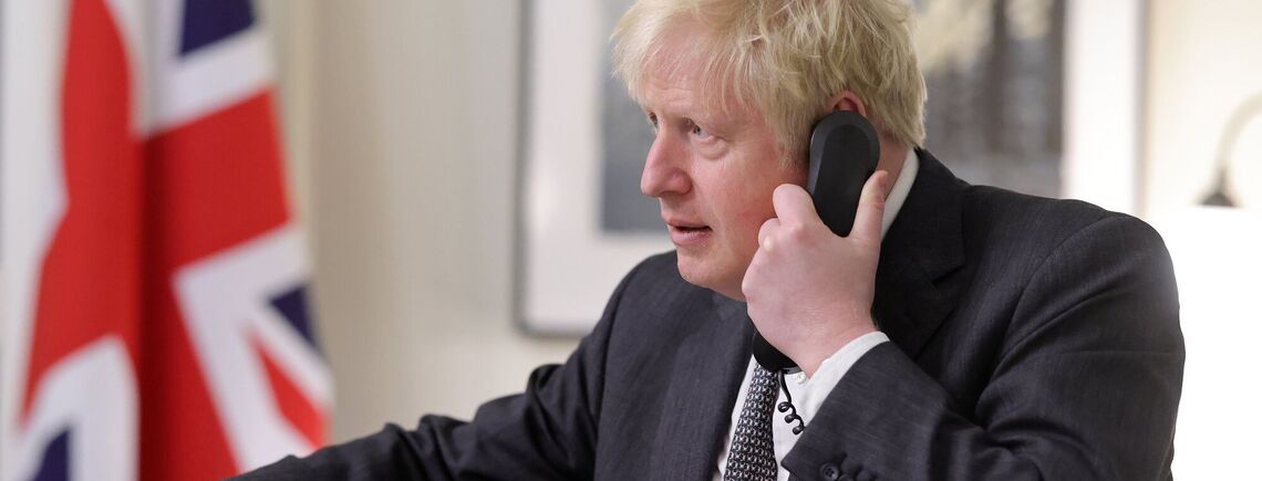 Удар по Борису Джонсону: британські міністри йдуть у відставку