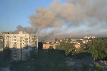 Склад боєкомплекту у Шахтарську зробив 'жест доброї волі': дим видно з усього міста