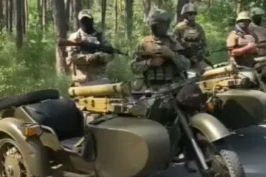 ВСУ на мотоциклах 'Днепр' с ПТРК 'метис' едут уничтожать оккупантов