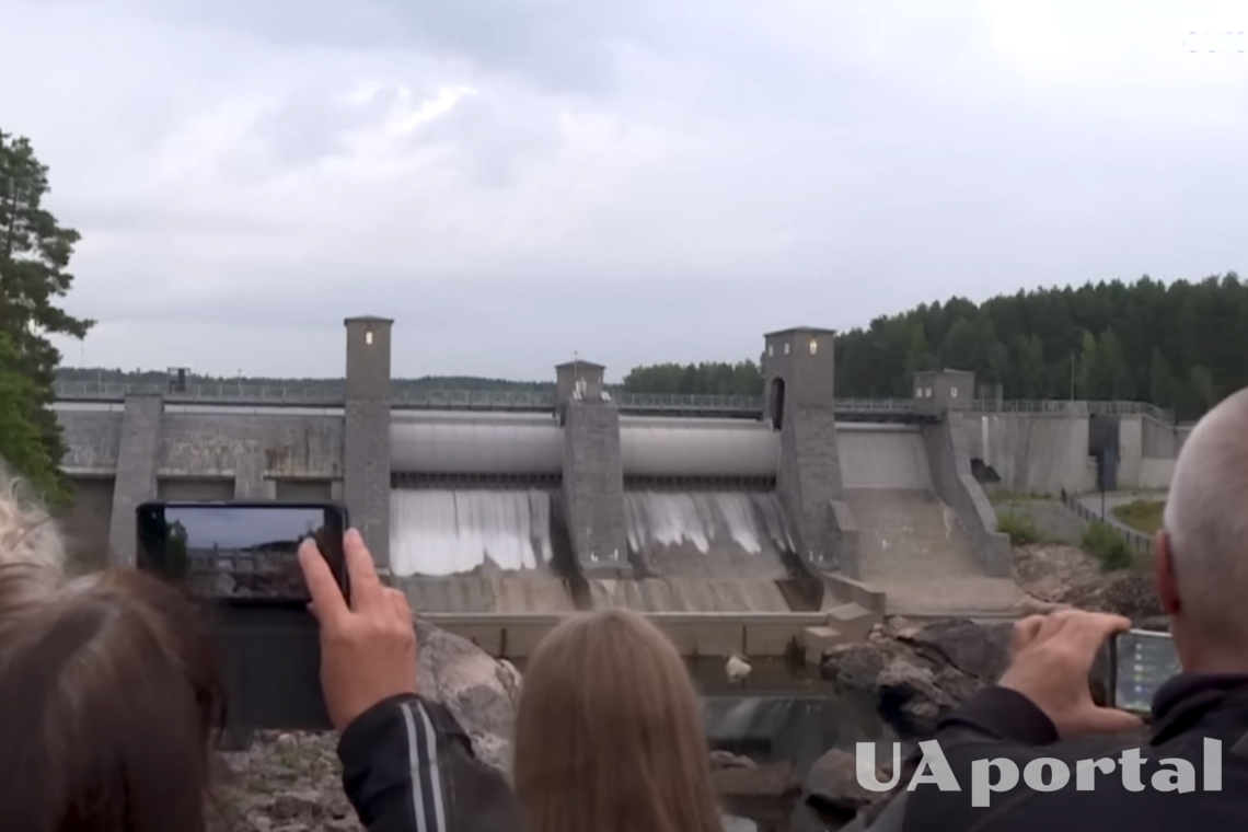 На водопаде Иматра в Финляндии включили гимн Украины