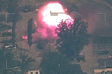 Военные столкновения в Карабахе: Азербайджан нанес серию ударов с 'Bayraktar' по позициям Армении