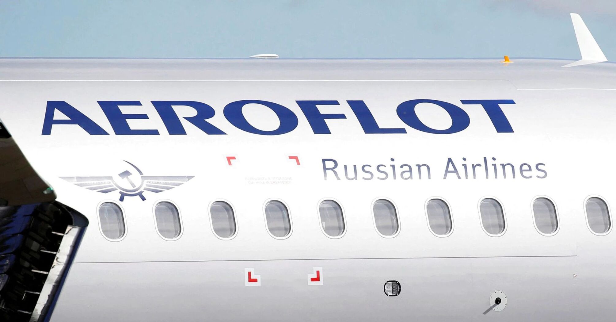 В РФ авиакомпании начали разбирать самолеты на запчасти из-за санкций - Reuters