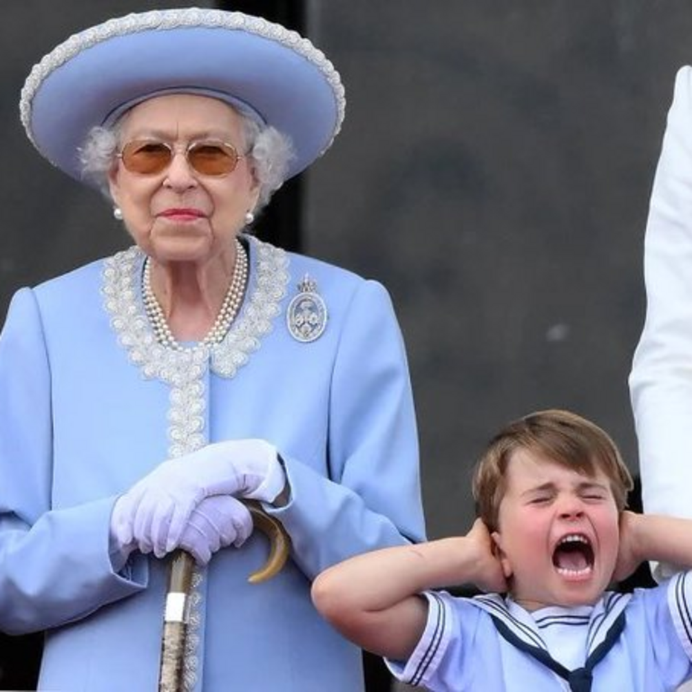 Остался 'Один дома'. Британцы в соцсетях пошутили над младшим принцем Луи, которого не было на похоронах Елизаветы II