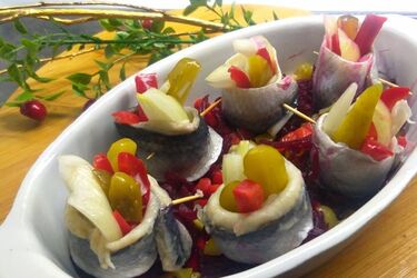 Пісна різдвяна страва 'суші з оселедця': покроковий рецепт