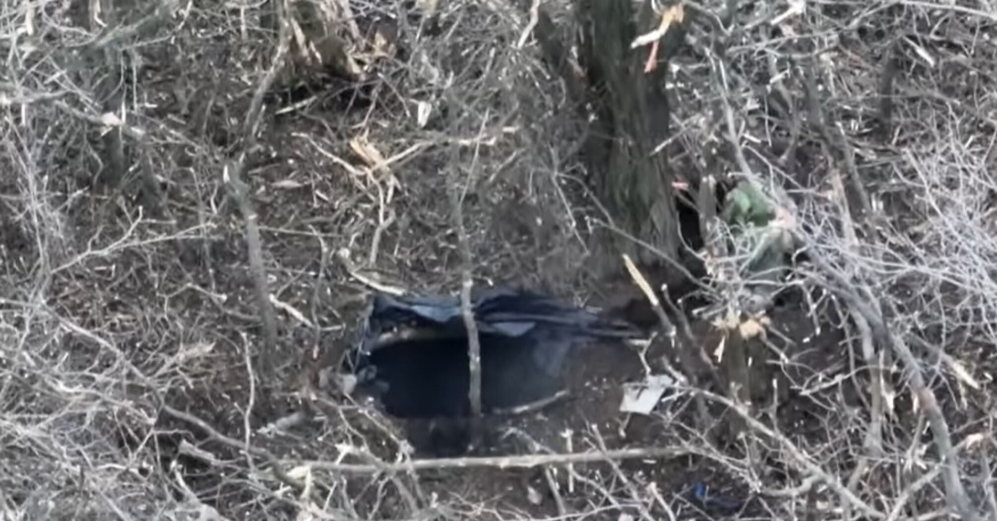 Бойцы 10 ОГШБр показали видео, как выкуривают оккупантов из нор