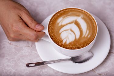 Какие ингредиенты могут превратить кофе во вредный напиток