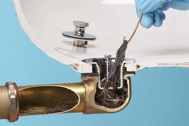 П'ять дешевих та дієвих способів прочистити каналізацію: один з них краще проводити вночі