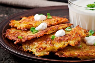 Що не можна додавати в деруни, щоб вони були пухкими