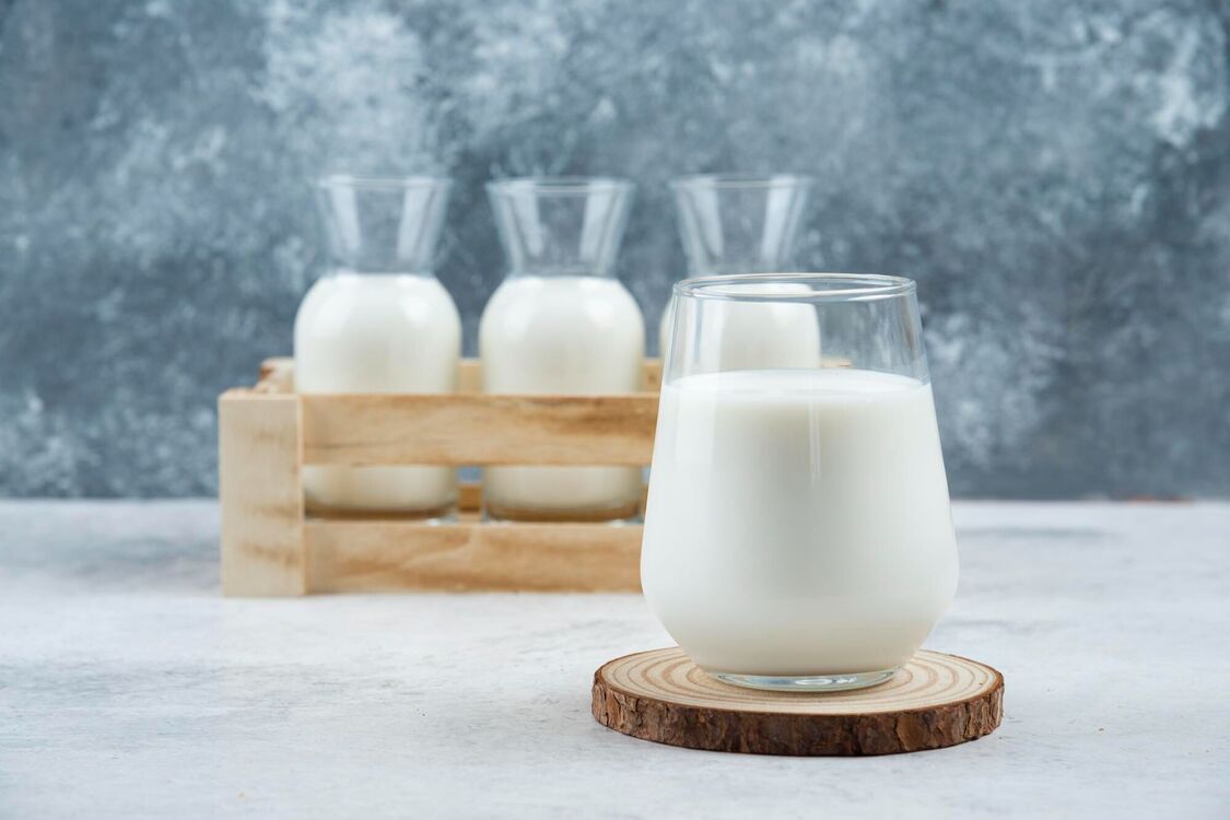 Що додати в молоко, щоб воно не скисло: 7 секретних інгредієнтів