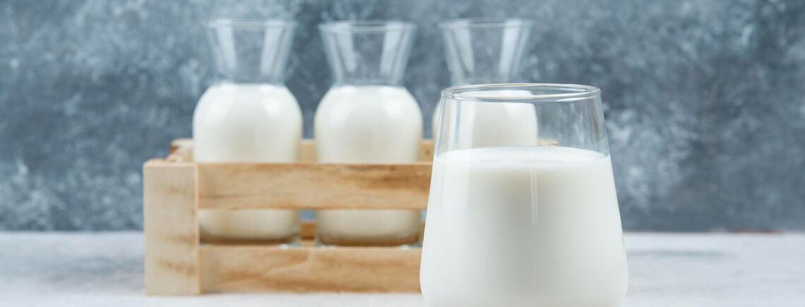 Що додати в молоко, щоб воно не скисло: 7 секретних інгредієнтів