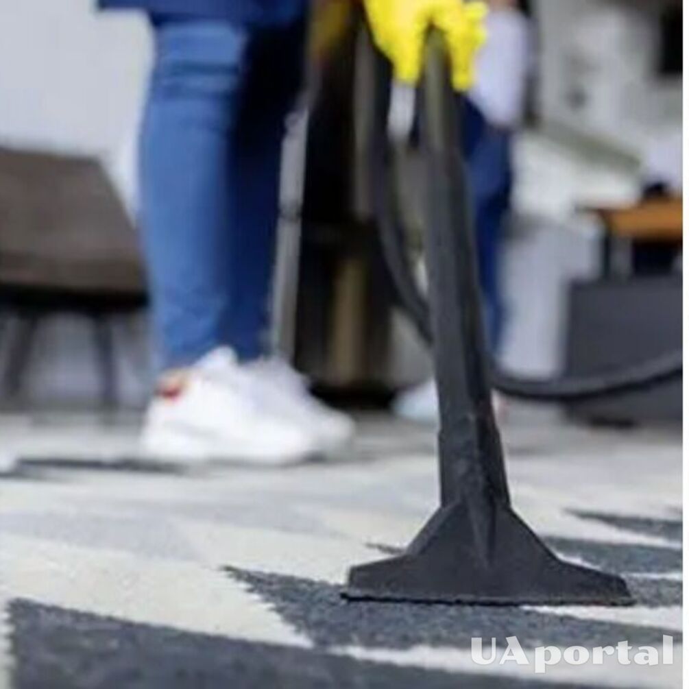 Як почистити дуже брудний килим без зусиль: простий лайфхак