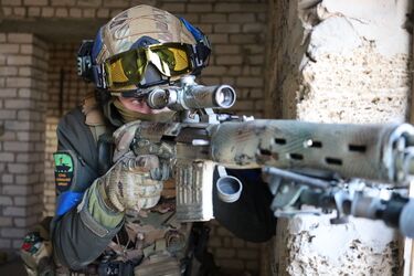 Українські снайпери 'Опер' та 'Кузя' розповіли, як 'полюють' на окупантів на полі бою (відео)