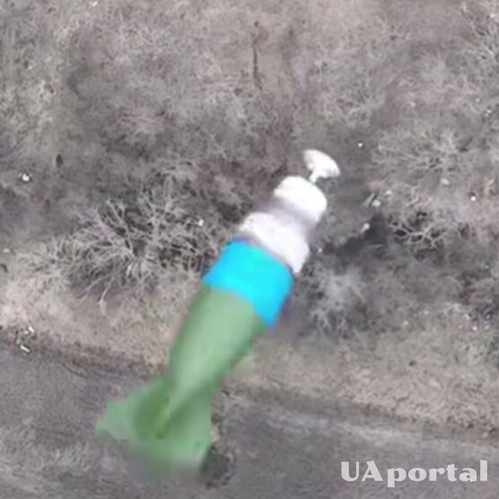 Воїни Бердянського батальйону з дрону закинули окупантам у схованку вибухівку: відео