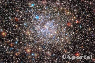 Космический телескоп Хаббл сделал снимок звездного скопления NGC 6355, который выглядит как новогодний фейерверк