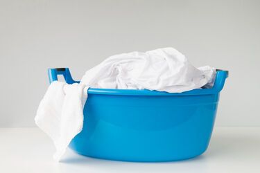 Stains will disappear before your eyes: how to easily wash clothes from berries