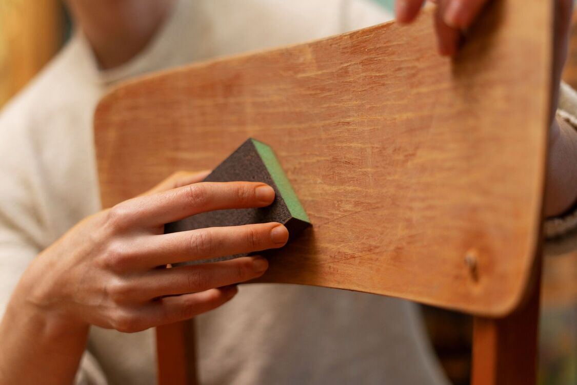Как удалить царапины на деревянной мебели: три действенных лайфхака
