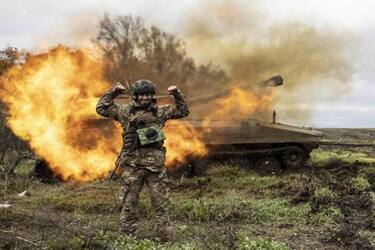 Бойцы ССО показали 'жирные кадры из Авдеевки': уничтожены четыре БТР, два танка и десятки оккупантов