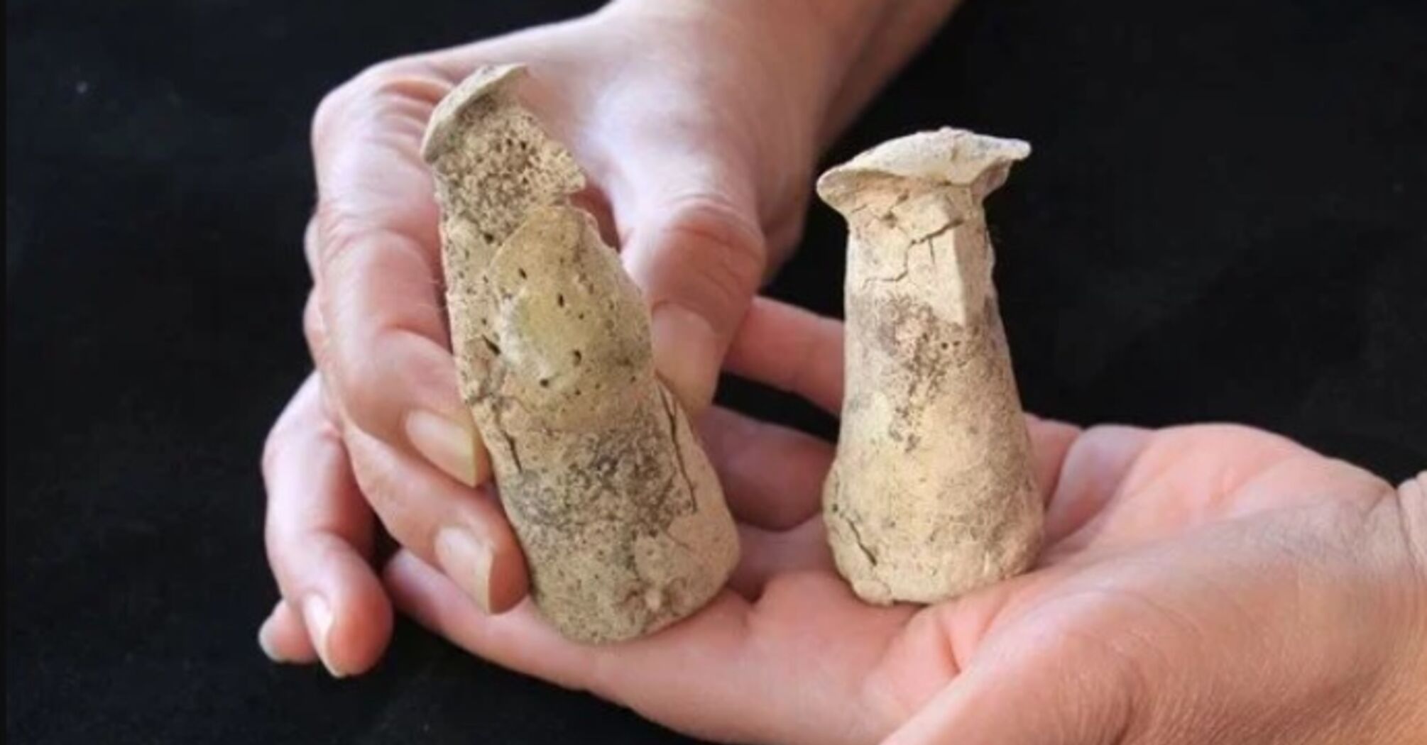 Unique 'family' statuettes dating back 7700 years found in Turkey (photo)