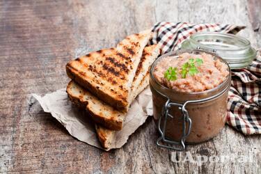 Як зробити пасту з оселедця для бутербродів