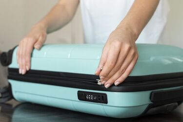 Save money: how to avoid paying for hand luggage when travelling