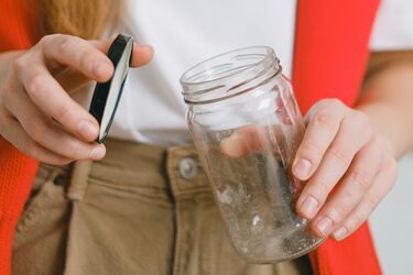 Dlaczego nie należy zwracać pustych naczyń?