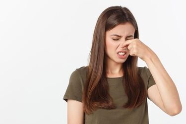 Jak usunąć nieprzyjemny zapach papierosów