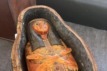 У Єгипті знайшли 'святкову' труну з мумією доньки первосвященника, якій 3000 років (фото)