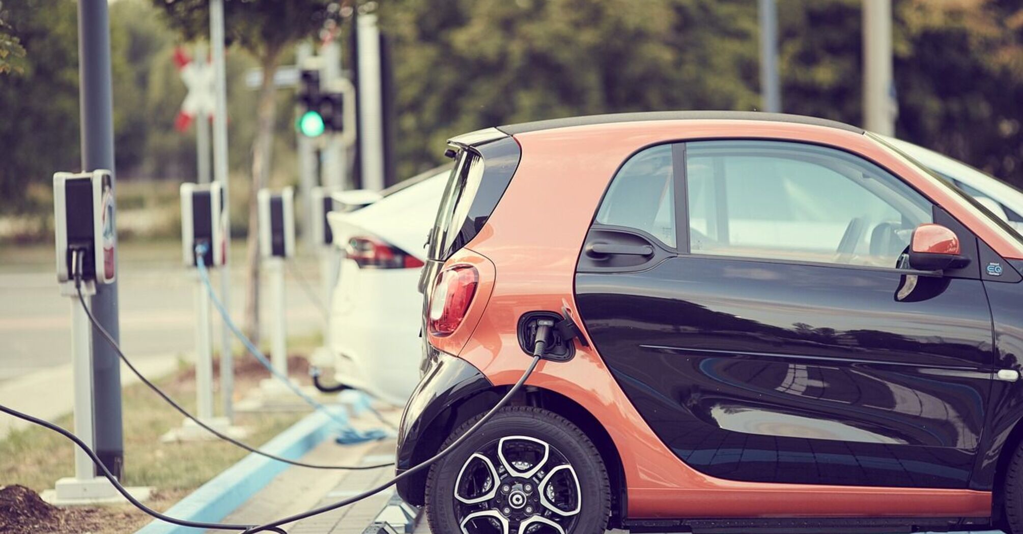 Pros and cons of electric cars: what you need to know