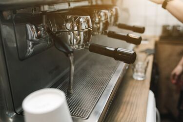 Pros and cons of coffee machines: saving time or wasting money