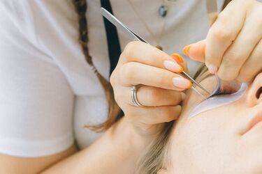 Преимущества и недостатки ламинирования ресниц