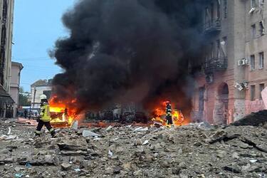 Zdjęcia i wideo po ostrzale budynków w centrum Charkowa