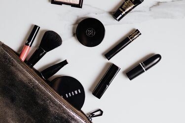 Сравнение люксовой и бюджетной косметики