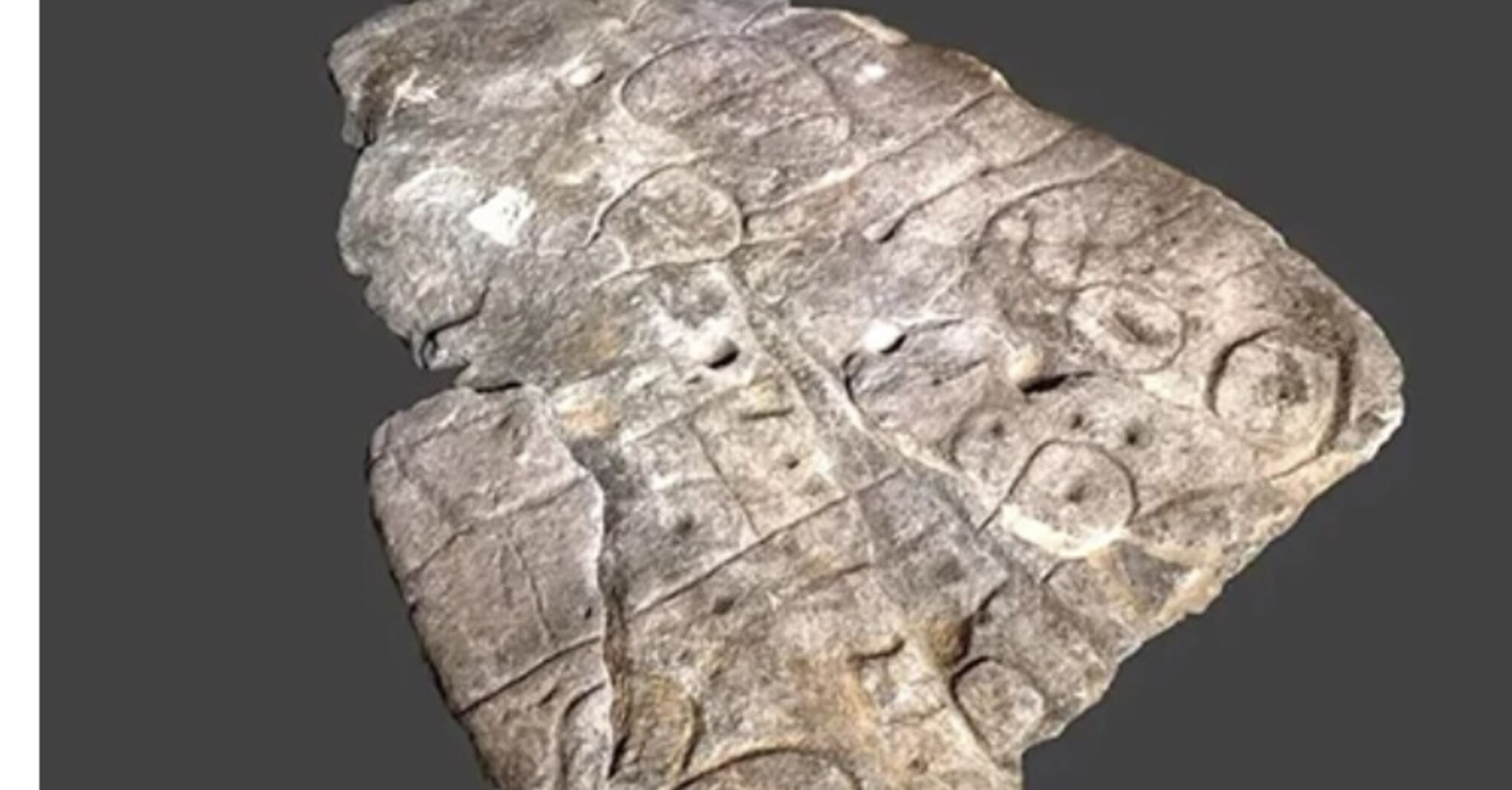 У Франції знайшли кам‘яну 'карту скарбів' віком 4000 років 