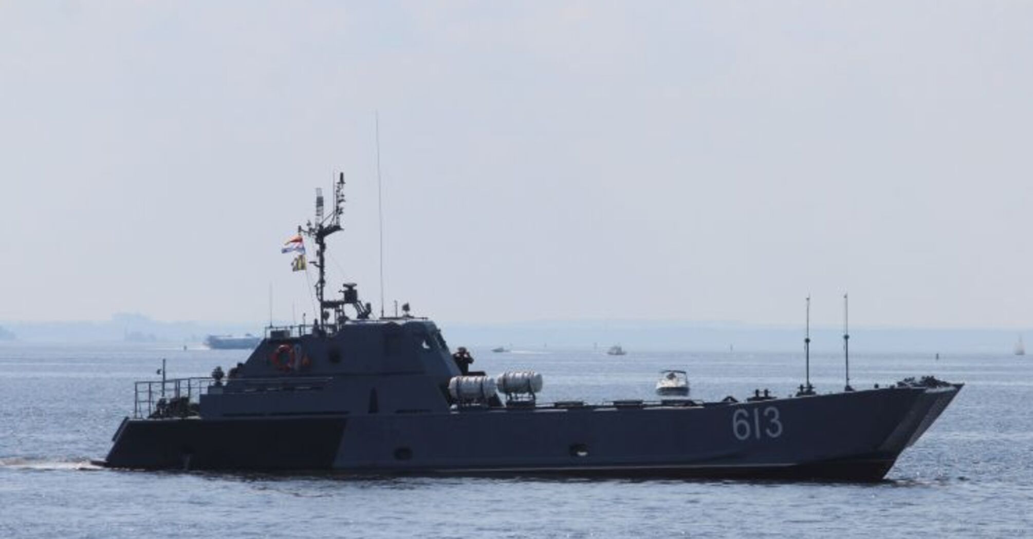 ГУР показало відео атаки на Крим: уражено десантні кораблі окупантів