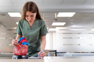 Как замедлить старение и выглядеть моложе: топ-8 привычек