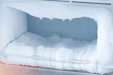 Life hacks to prevent ice in the freezer