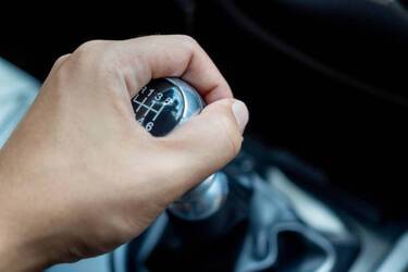 Авто с механической или автоматической коробкой передач: Какой лучше выбрать