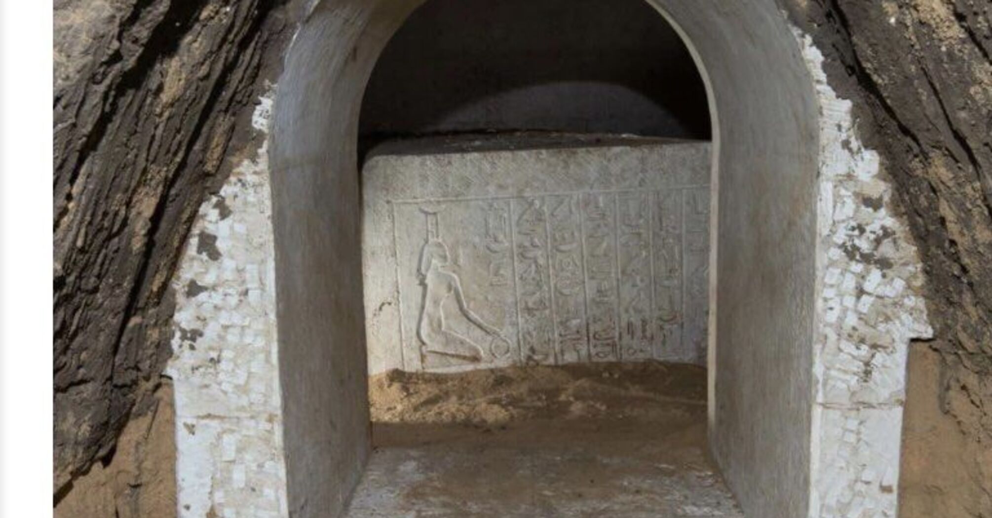 У Єгипті знайшли гробницю писаря фараонів, який жив у 1 столітті до н.е.: вражає розкішним оздобленням 