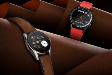 Comparing smartwatches vs. conventional watches: which to choose