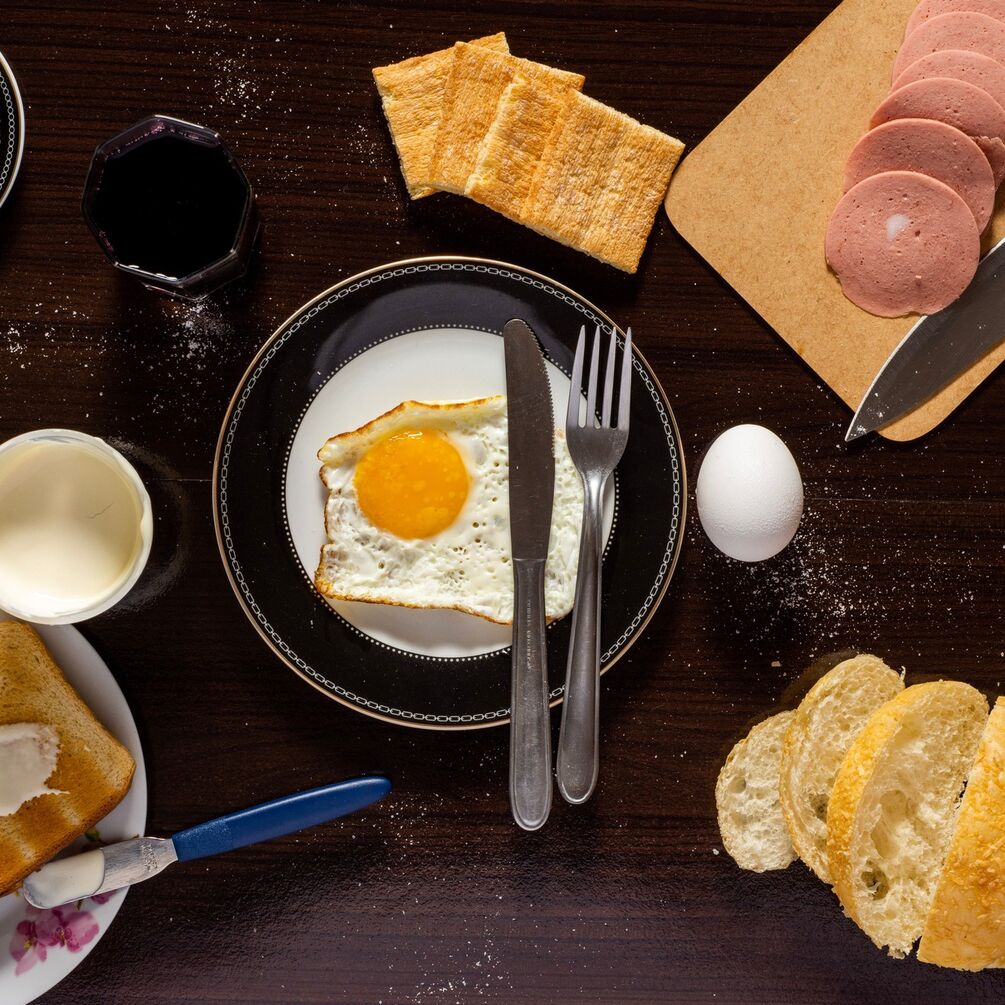 Naukowcy wyjaśniają niebezpieczeństwa związane z jedzeniem więcej niż jednego jajka dziennie
